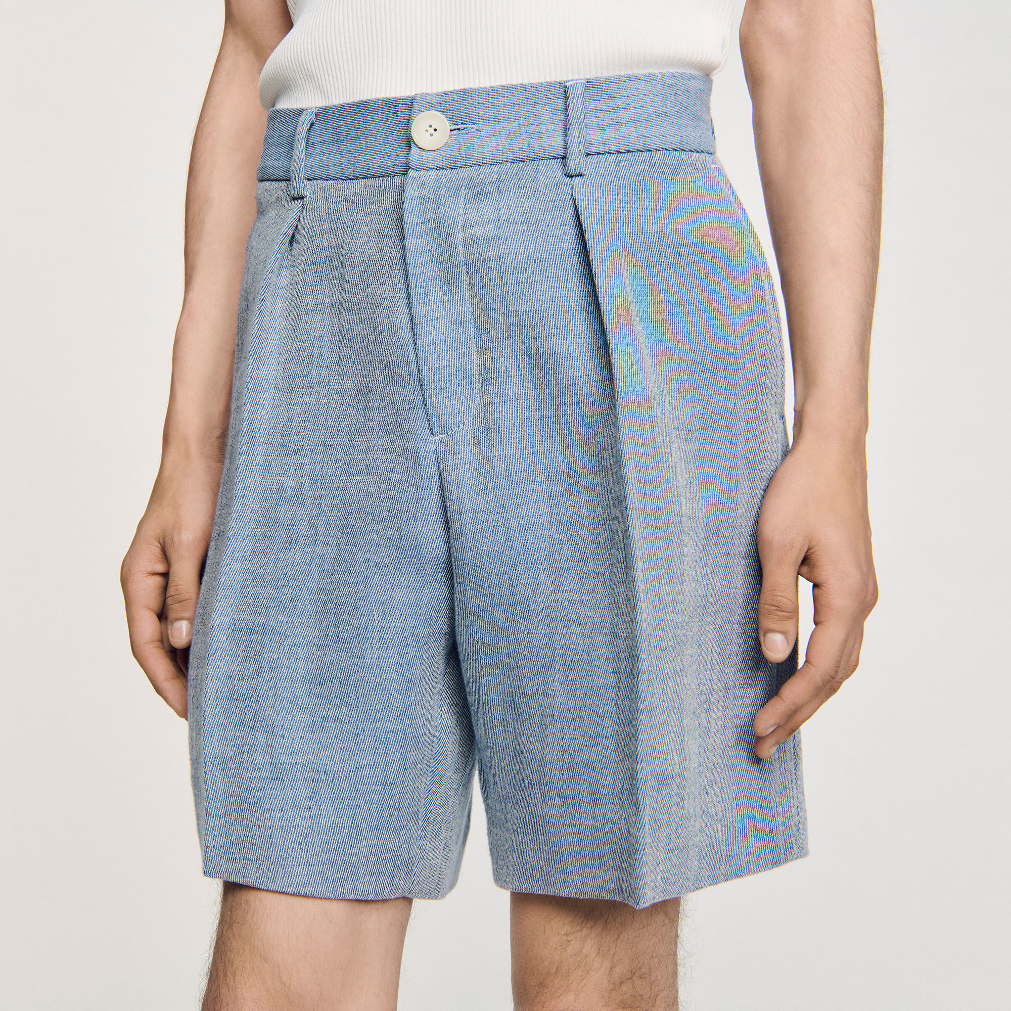 Pantalón corto de pinzas