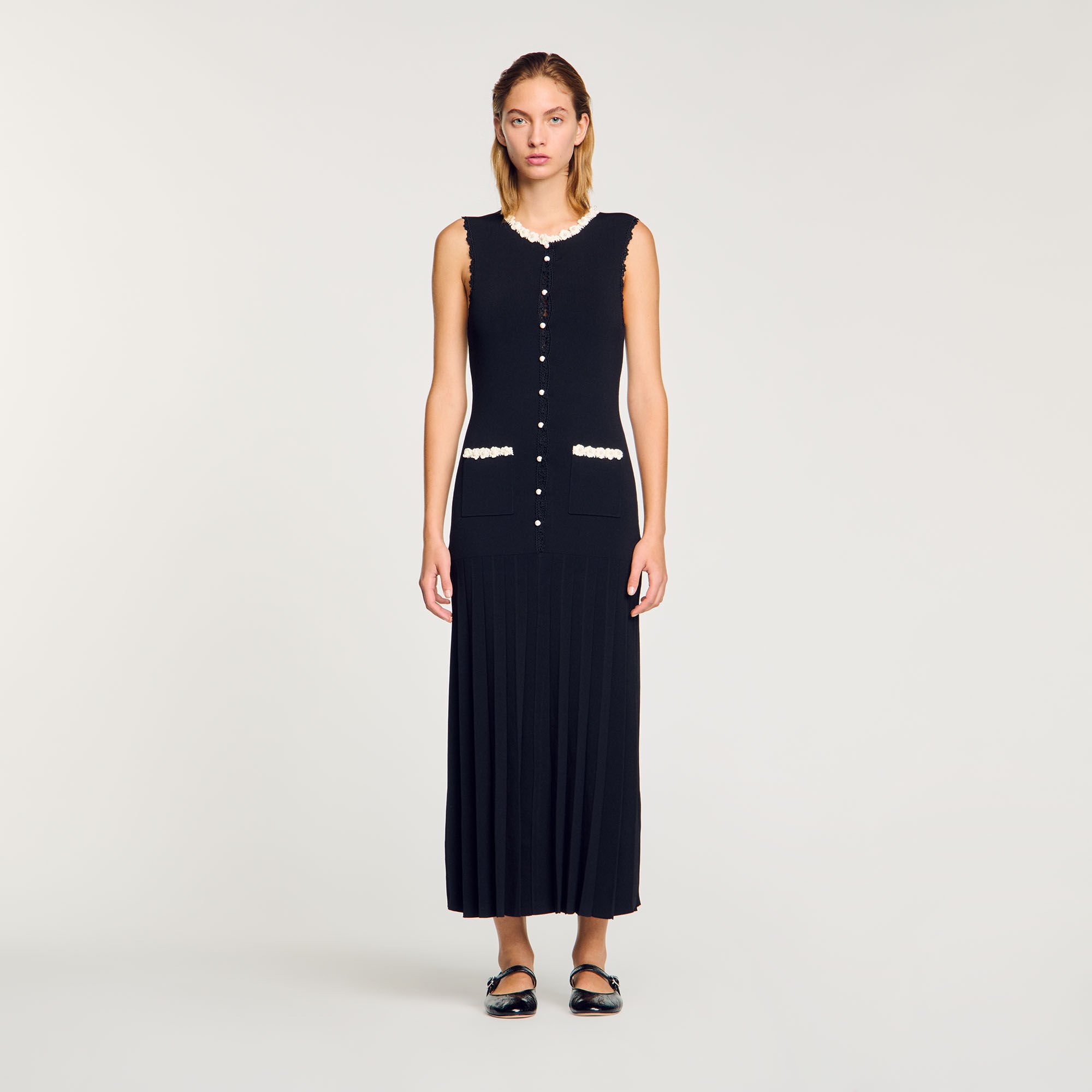 Vestido largo con detalles de ganchillo
