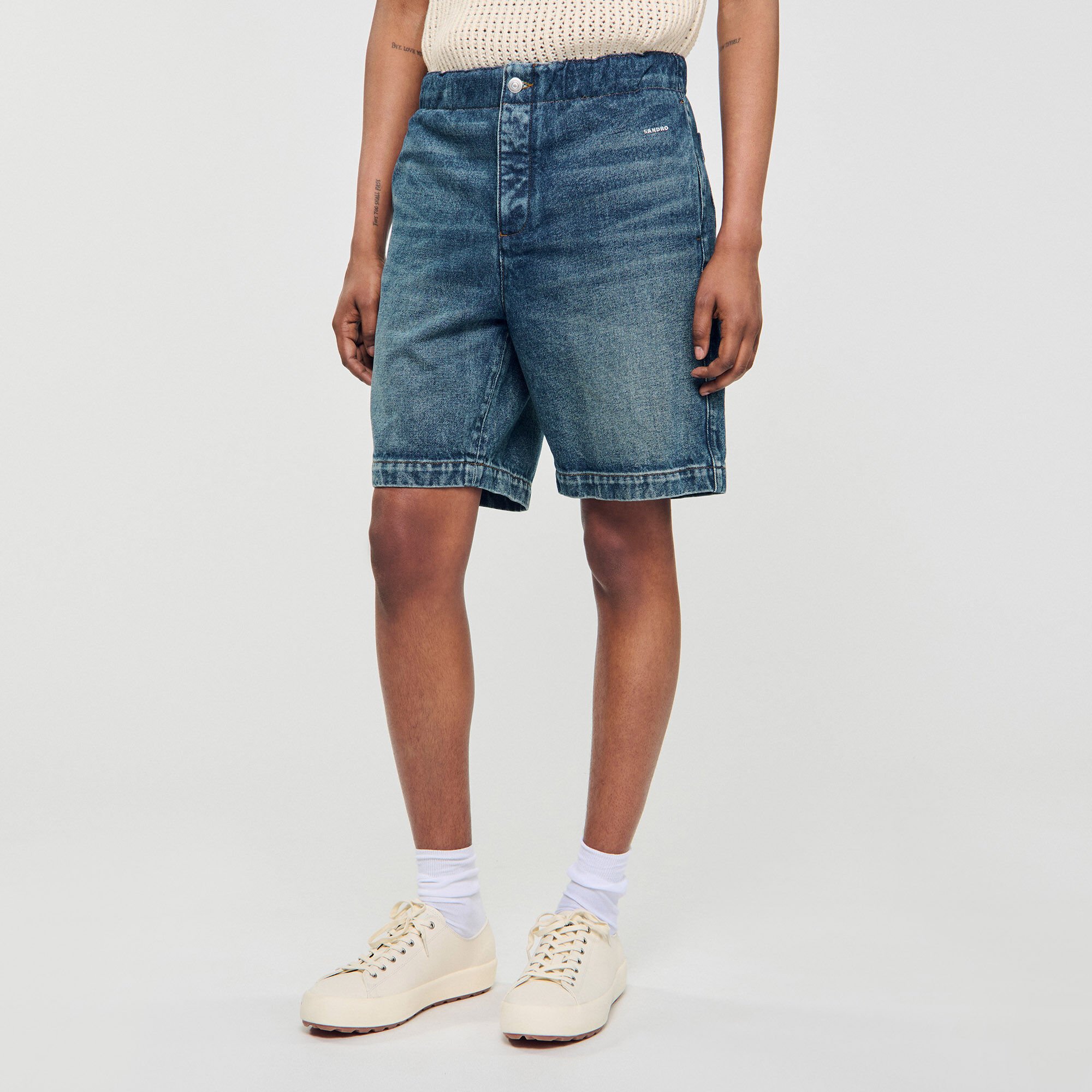 Pantalón corto de denim elástico