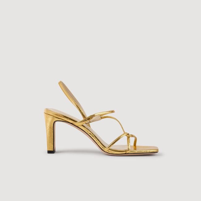 Sandalias de piel repujada