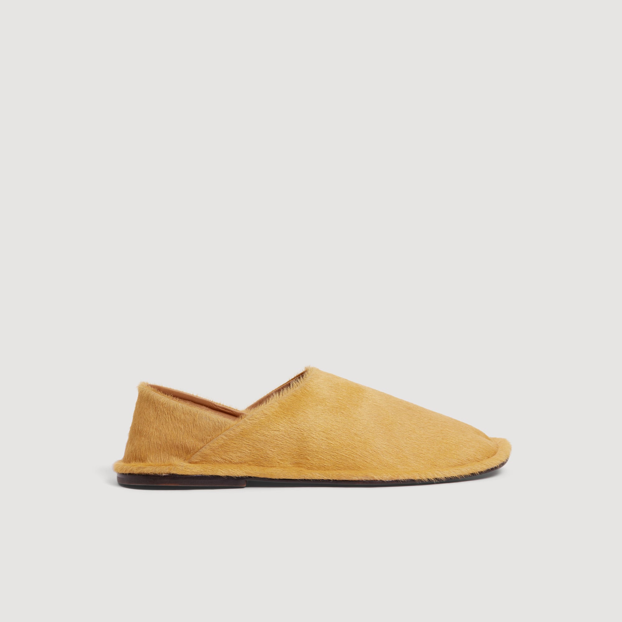 Mules y Sandalias
